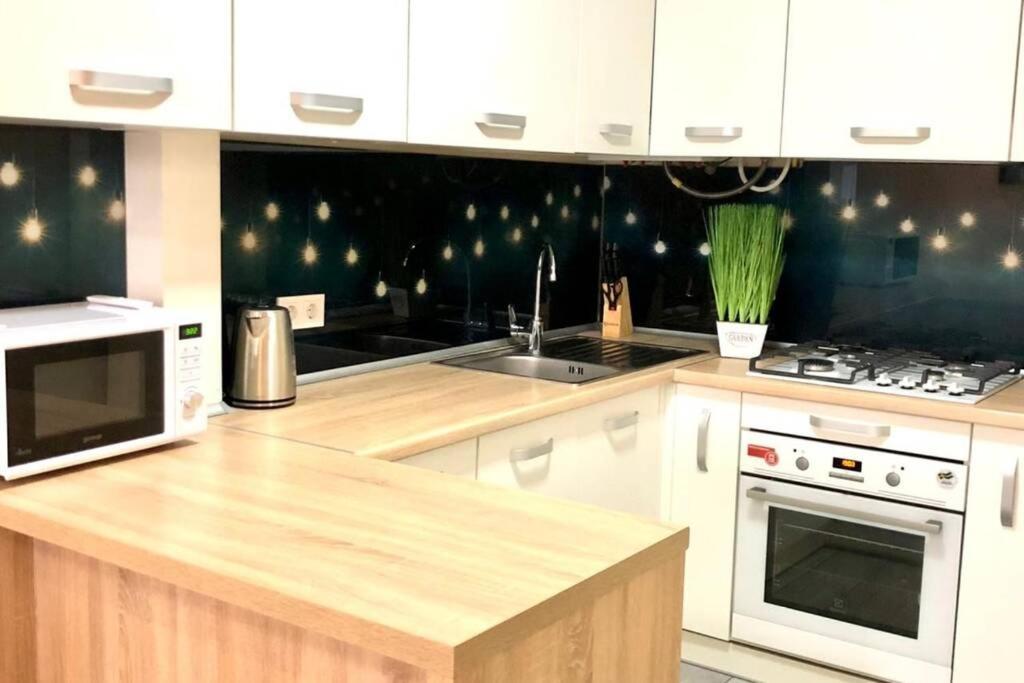 Новобудова Місто Трав, Р-Н Вікторії Гарденс Appartement Lviv Buitenkant foto
